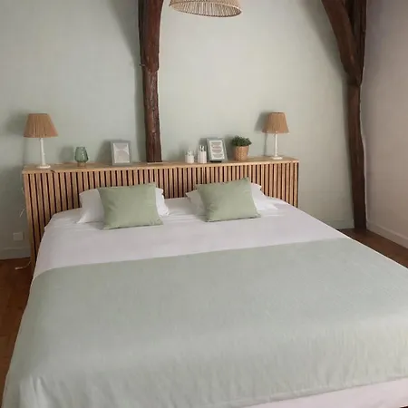 Dom wakacyjny Le Petit Manoir Avec Piscine Privee