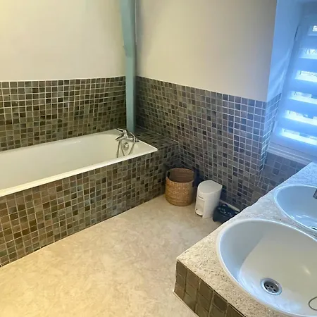Dom wakacyjny Le Petit Manoir Avec Piscine Privee Le Bugue