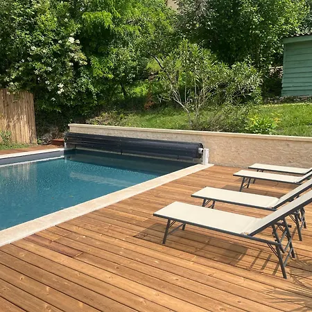 Dom wakacyjny Le Petit Manoir Avec Piscine Privee